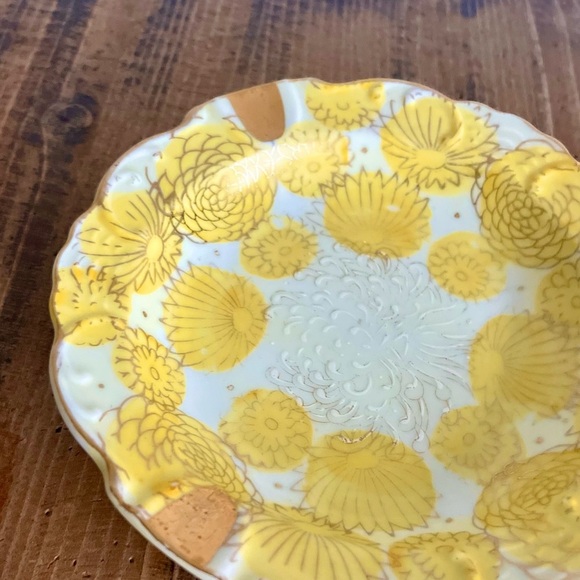 1960’s Kutani 6” Trinket Dish in Yellow & Gold 🌼 - Picture 2 of 3